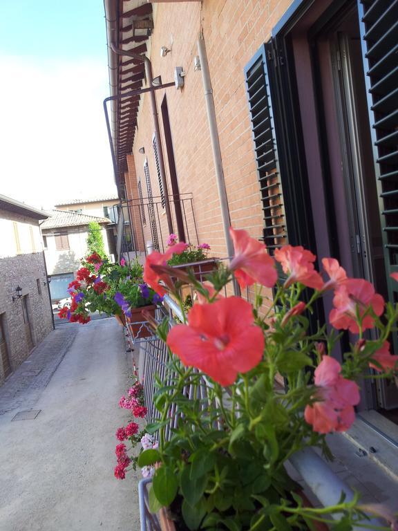 La Corte Degli Angeli Locazioni Turistiche Ассизи Номер фото
