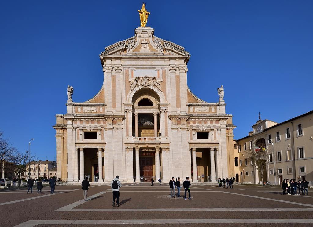 La Corte Degli Angeli Locazioni Turistiche Ассизи Экстерьер фото