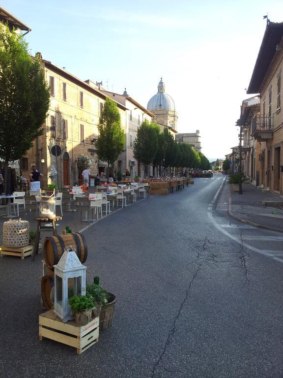 La Corte Degli Angeli Locazioni Turistiche Ассизи Экстерьер фото