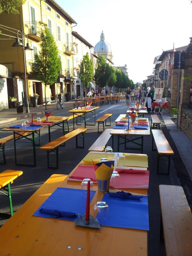 La Corte Degli Angeli Locazioni Turistiche Ассизи Экстерьер фото